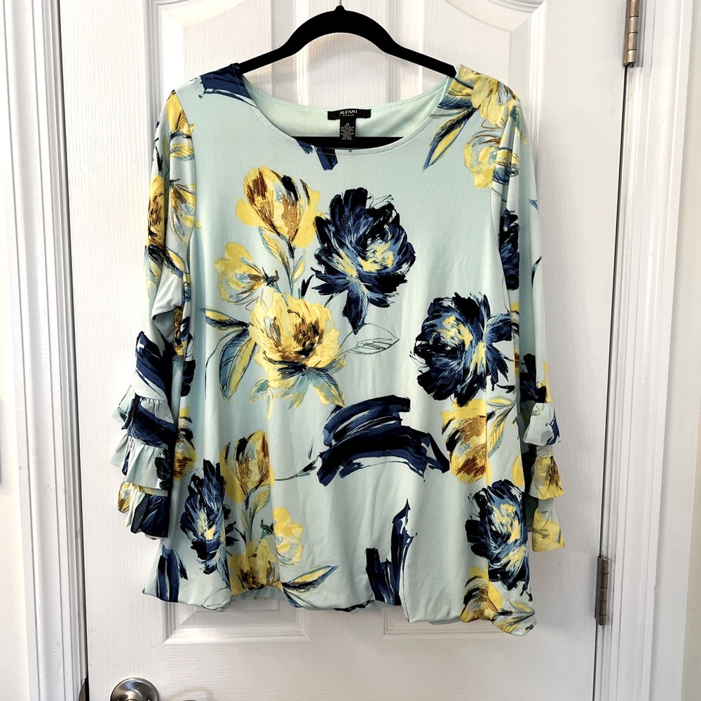 Alfani flutter sleeve top. 1X